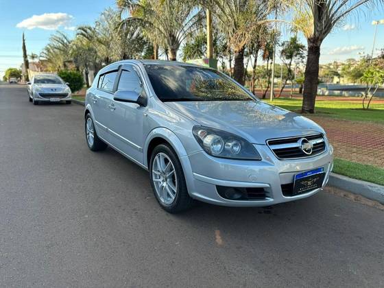 CHEVROLET VECTRA 2.0 MPFI GT HATCH 8V FLEX 4P MANUAL